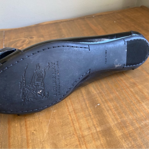 Burberry Patent Leather Ballet Flats-Black with Nova Plaid Buckle-Size 36.5 - Picture 9 of 11